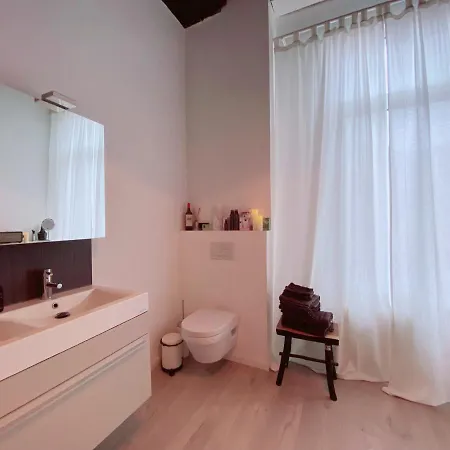 Apartment Loco Paradiso - Two Kingsize Beds, Outdoor Terrace, Dj Booth, Bar, Cinema, Bathtub, Kitchen, Airco *
